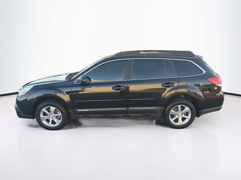 Used 2013 Subaru Outback 3.6R Limited AWD/4WD image 4