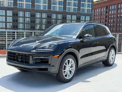 New 2026 Porsche Cayenne AWD/4WD image 1