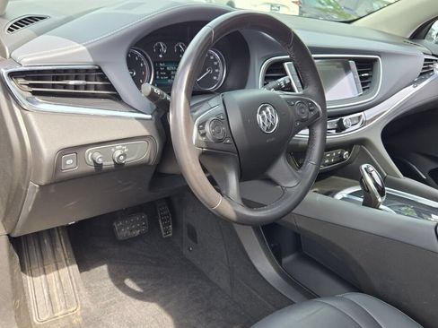 Used 2019 Buick Enclave Essence AWD/4WD image 31