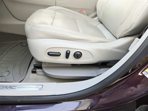 Used 2018 GMC Acadia SLT image 43