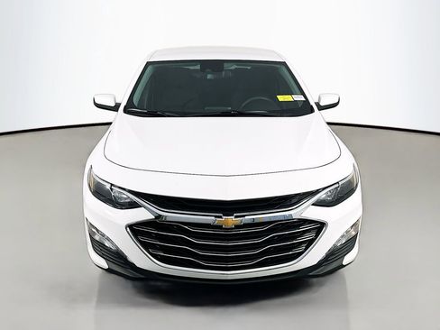 Used 2024 Chevrolet Malibu LT FWD image 2