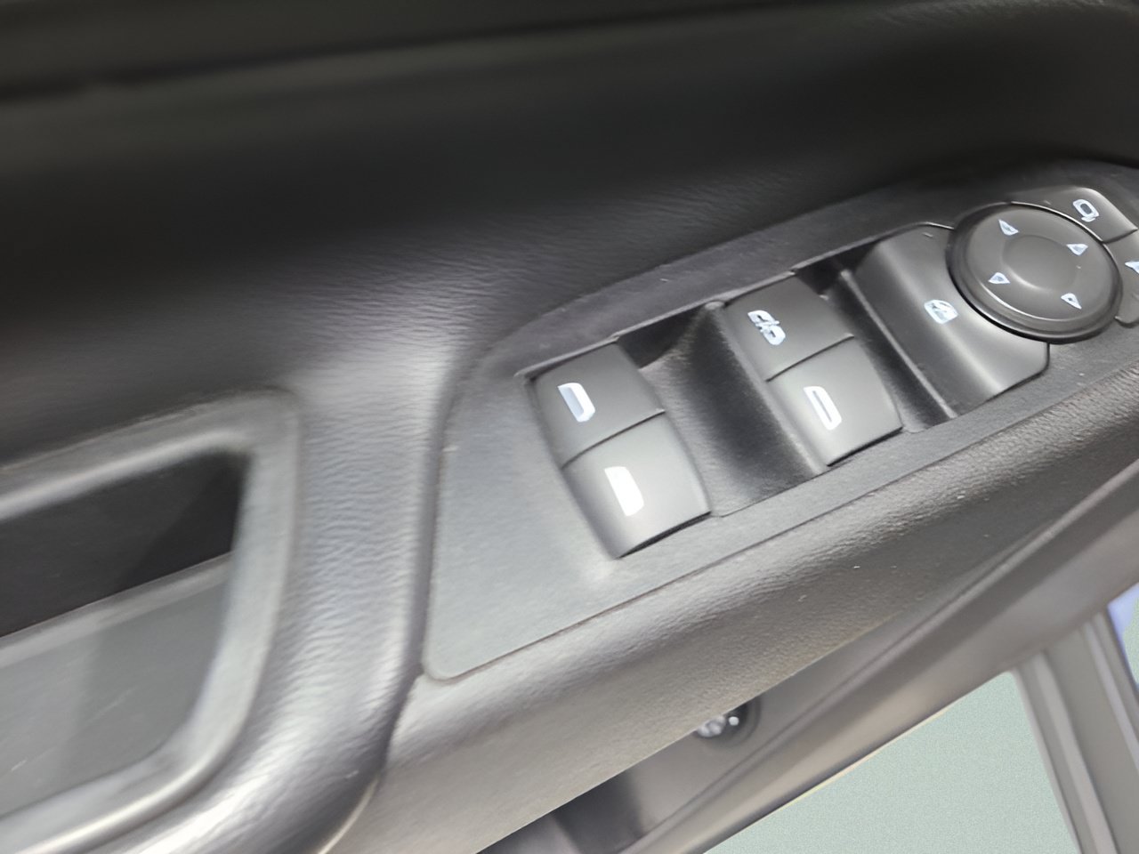 Used 2018 Chevrolet Equinox LT FWD image 20