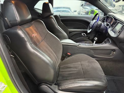 Used 2015 Dodge Challenger R/T Scat Pack w/ Leather Interior Group image 24