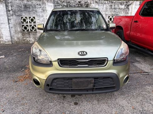 Used 2013 Kia Soul FWD image 6