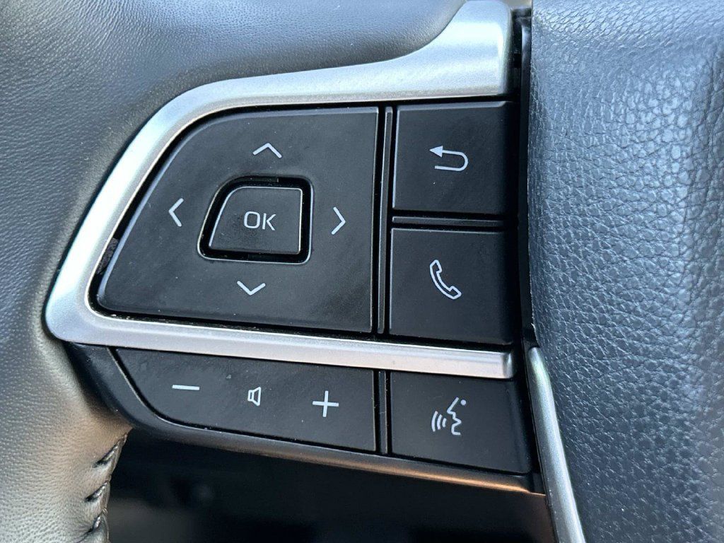 Used 2026 Toyota Grand Highlander XLE FWD image 32