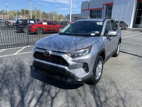 Used 2021 Toyota RAV4 XLE w/ Convenience Package image 1