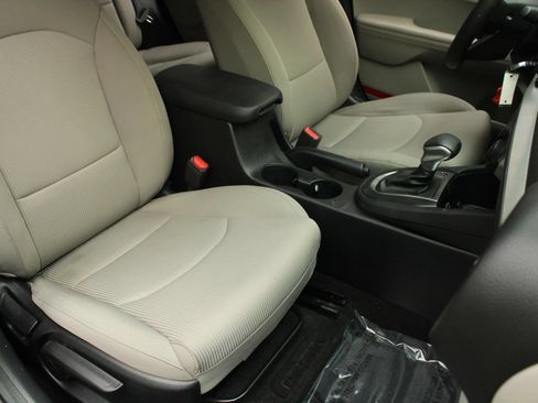 Used 2020 Kia Forte LXS FWD image 28
