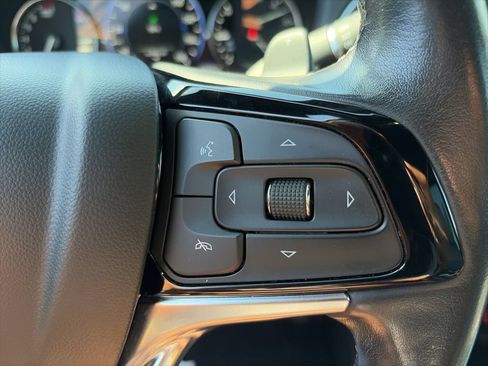 Used 2024 Buick Enclave Premium AWD/4WD image 21