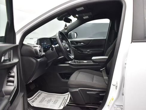 Used 2025 Chevrolet Equinox LT image 14