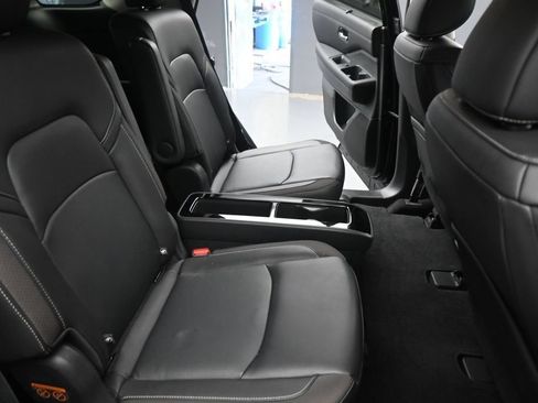 Used 2024 Nissan Pathfinder SL w/ SL Premium Package FWD image 20