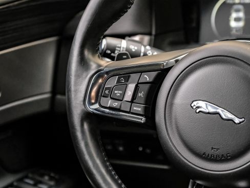 Used 2017 Jaguar XF S image 17