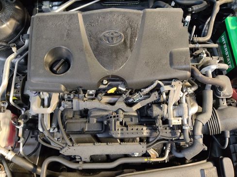 Used 2019 Toyota Camry LE image 30