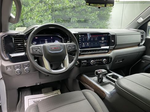 Used 2024 GMC Sierra 1500 Elevation w/ Preferred Package AWD/4WD image 36