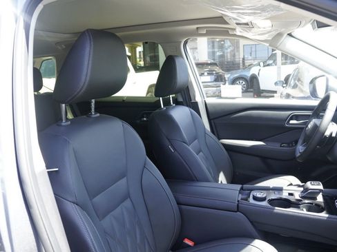 New 2026 Nissan Rogue Platinum AWD/4WD image 18