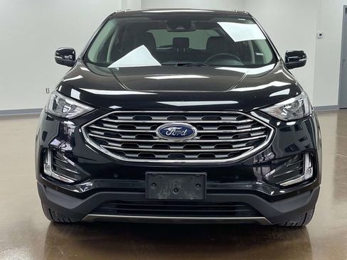 Used 2024 Ford Edge Titanium image 2