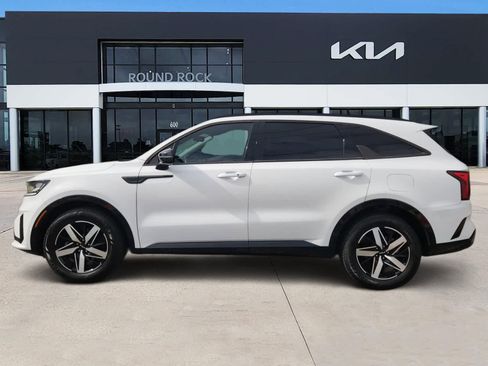 Used 2023 Kia Sorento S w/ Panoramic Sunroof Package FWD image 4