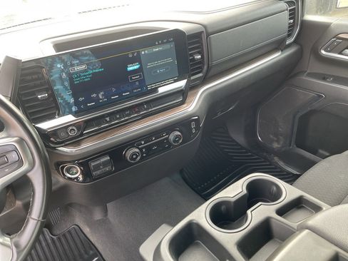 Used 2024 Chevrolet Silverado 2500 LT image 10