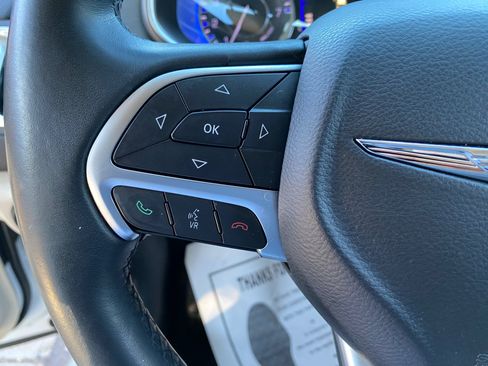 Used 2017 Chrysler 200 Limited Platinum image 59