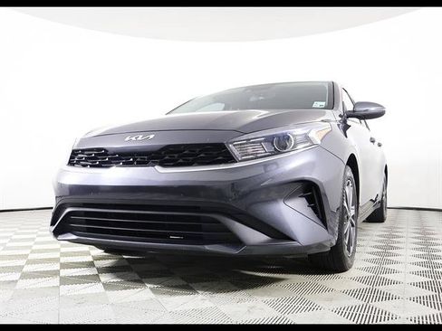 Used 2023 Kia Forte LXS w/ LXS Technology Package FWD image 2