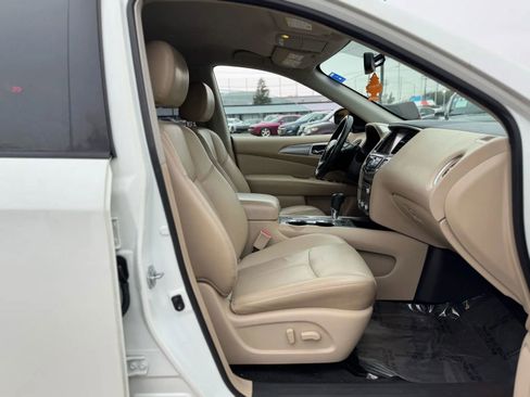 Used 2017 Nissan Pathfinder SL image 13