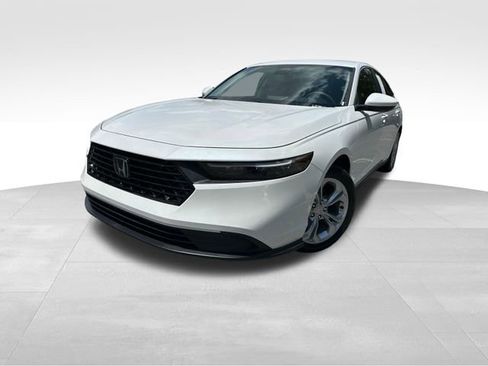 Used 2023 Honda Accord LX image 9