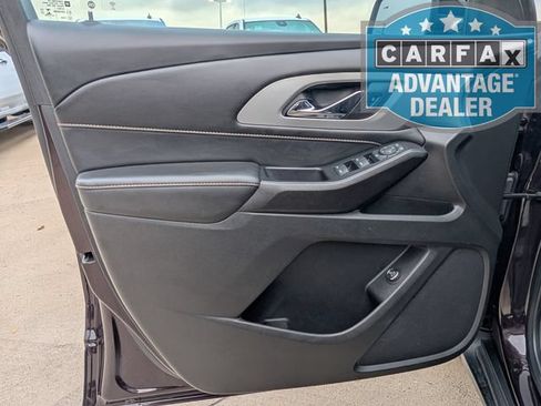 Used 2021 Chevrolet Traverse LT FWD image 17