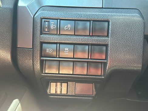 Used 2025 Toyota Tacoma SR5 AWD/4WD image 30