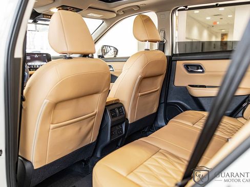 Used 2022 Nissan Rogue Platinum w/ Head-Up Display Package image 33