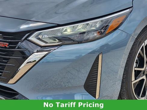 Used 2025 Nissan Sentra SR w/ SR Premium Package image 6