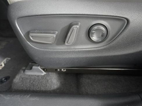 Used 2022 Toyota RAV4 Limited image 21