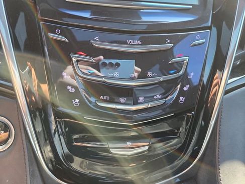 Used 2017 Cadillac Escalade ESV Platinum AWD/4WD image 34
