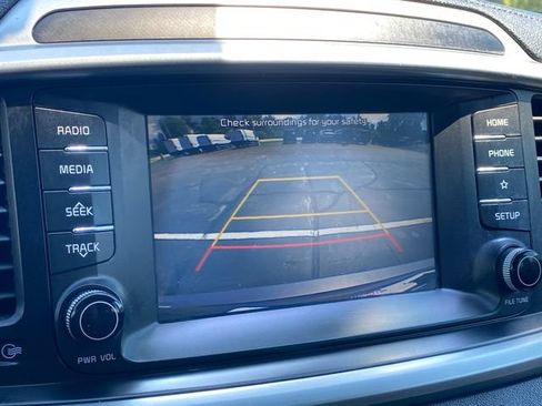 Used 2020 Kia Sorento FWD V6 image 24