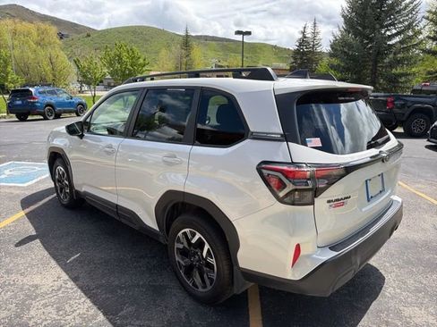 Used 2025 Subaru Forester Premium AWD/4WD image 7