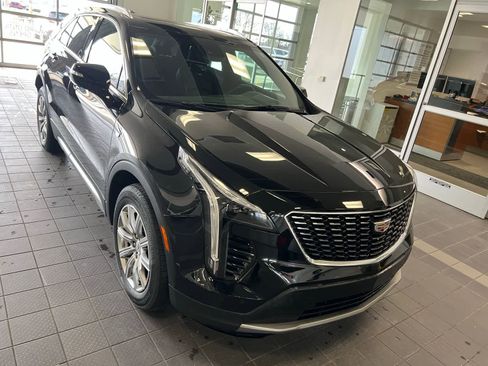 Certified 2023 Cadillac XT4 Premium Luxury w/ Technology Package image 4