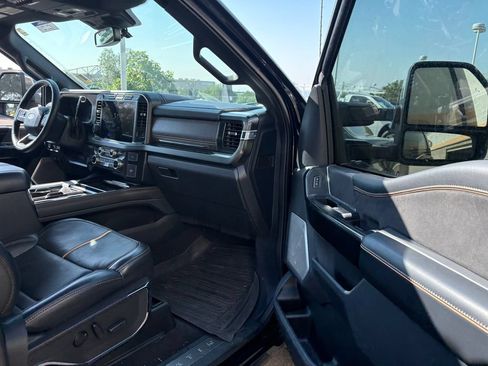 Used 2023 Ford F350 Platinum w/ FX4 Off-Road Package AWD/4WD image 28