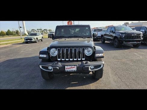 Used 2023 Jeep Wrangler Unlimited Sahara AWD/4WD image 8