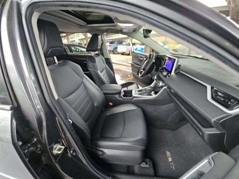 Used 2023 Toyota RAV4 XLE Premium FWD image 5