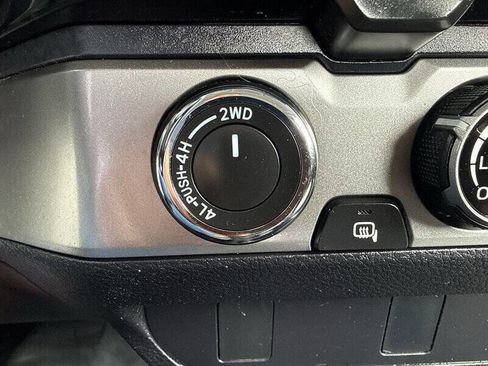 Used 2016 Toyota Tacoma SR image 26