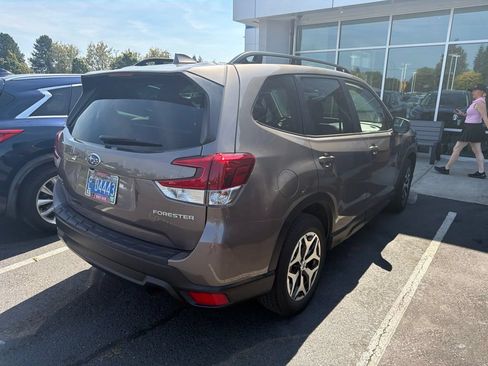 Certified 2023 Subaru Forester Premium AWD/4WD image 3