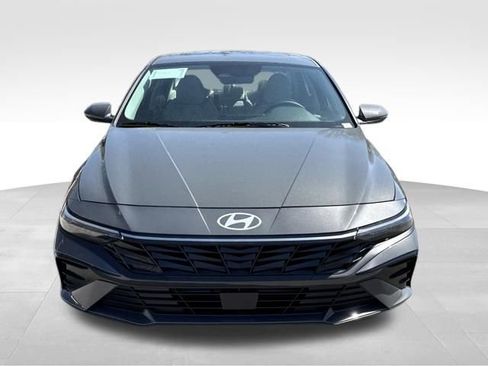 New 2026 Hyundai Elantra Limited FWD image 8