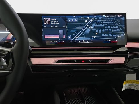 New 2027 BMW 530i RWD image 16