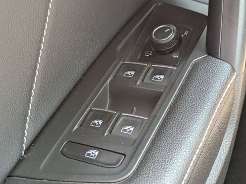Used 2022 Volkswagen Tiguan SEL R-Line AWD/4WD image 27