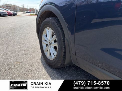 Used 2019 Kia Sorento LX image 11