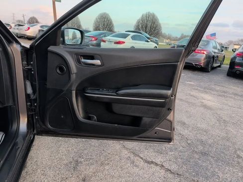 Used 2020 Dodge Charger SXT w/ Leather Interior Group image 18