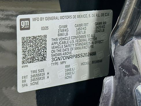 Used 2025 Chevrolet Equinox EV LT image 12