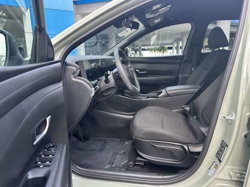 Used 2025 Hyundai Santa Cruz SE FWD image 22