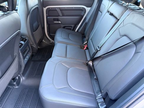 New 2026 Land Rover Defender 110 X-Dynamic SE image 24