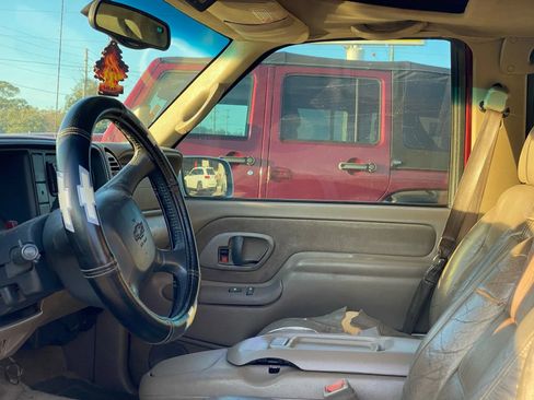 Used 1998 Chevrolet Tahoe 4WD w/ Comfort & Security Pkg image 8