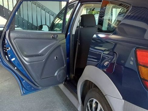 Used 2005 Pontiac Vibe w/ Power Group Value Package FWD image 18