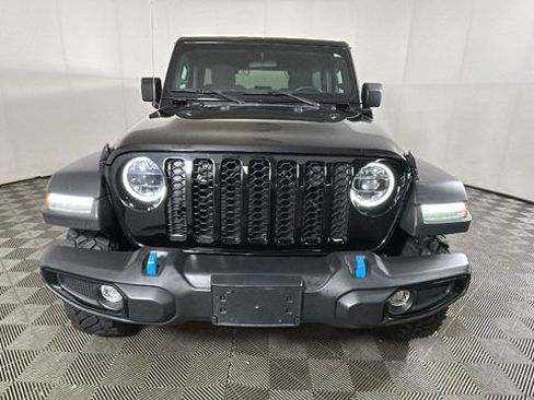 Used 2023 Jeep Wrangler Unlimited w/ Cold Weather Group AWD/4WD image 7